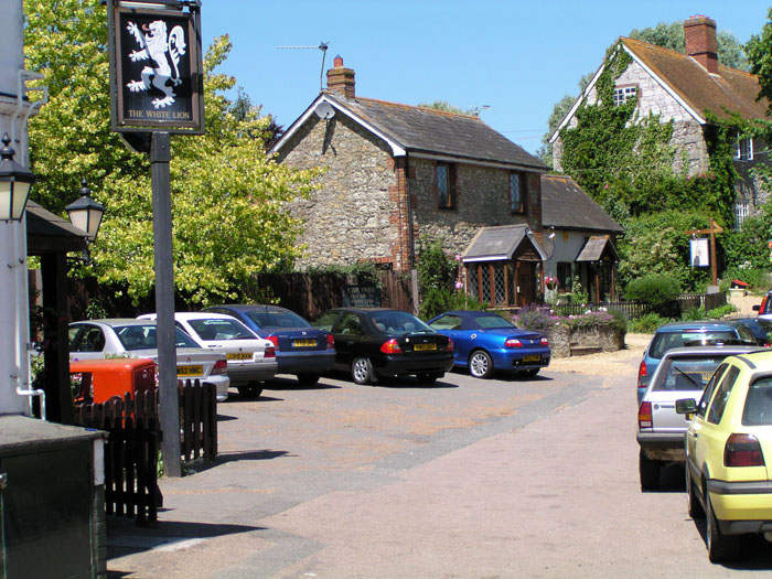 Arreton White Lion 001