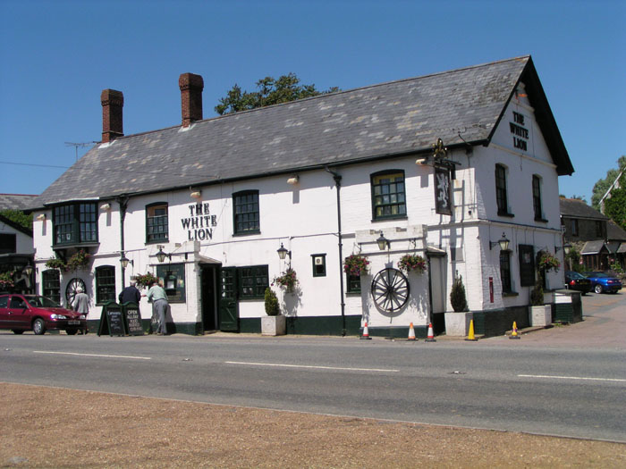 Arreton White Lion 002