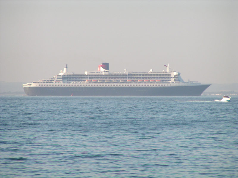 Queen Mary 2 001